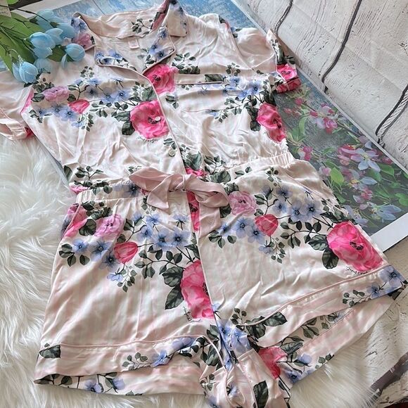 Victoria’s Secret Floral Romper - Picture 1 of 11
